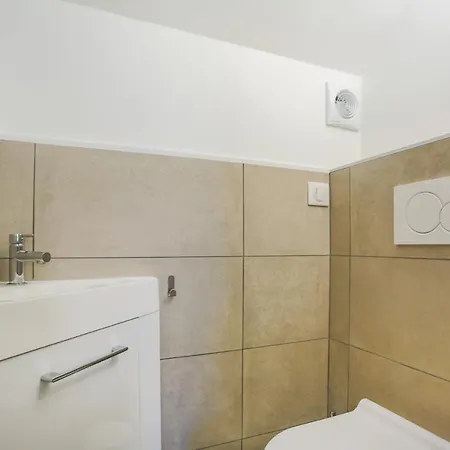 Petite Maison Entierement Refaite A Neuf/piscine Mandelieu